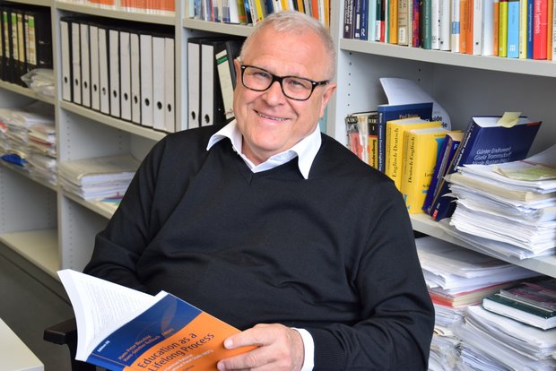 Professor Hans-Peter Blossfeld has established the “National Educational Panel Study”.